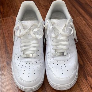 White nike Air Force